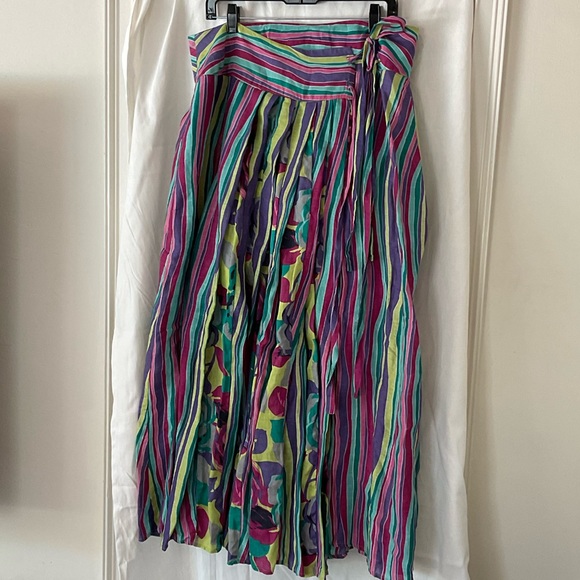 Soft surroundings skirt - Picture 5 of 5